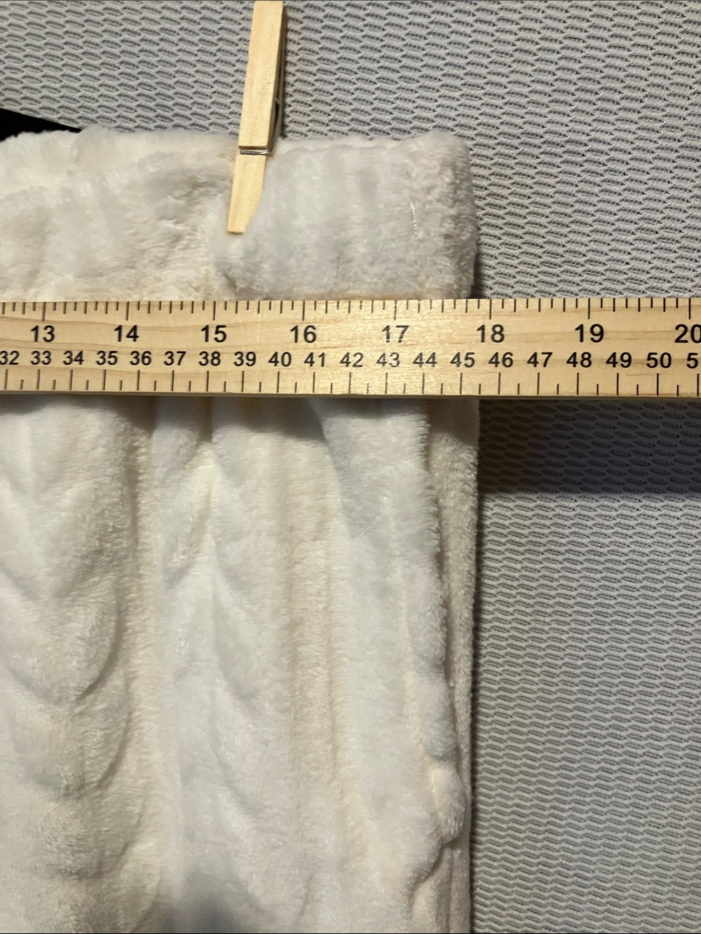 Cozy Cable-Knit Jogger Pants in Cream - Joyspun - Picture 5 of 10